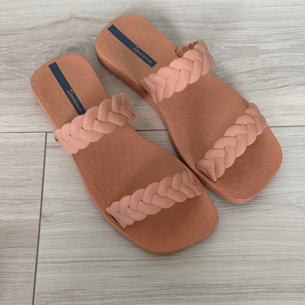 Ipanema Braided Peach Sandals